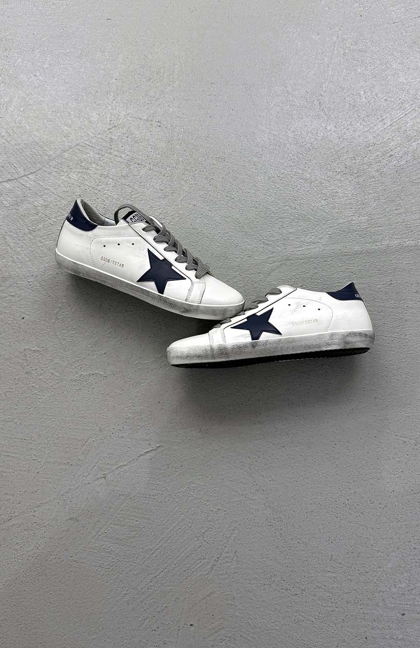 گلدن گوس سفید سرمه ای