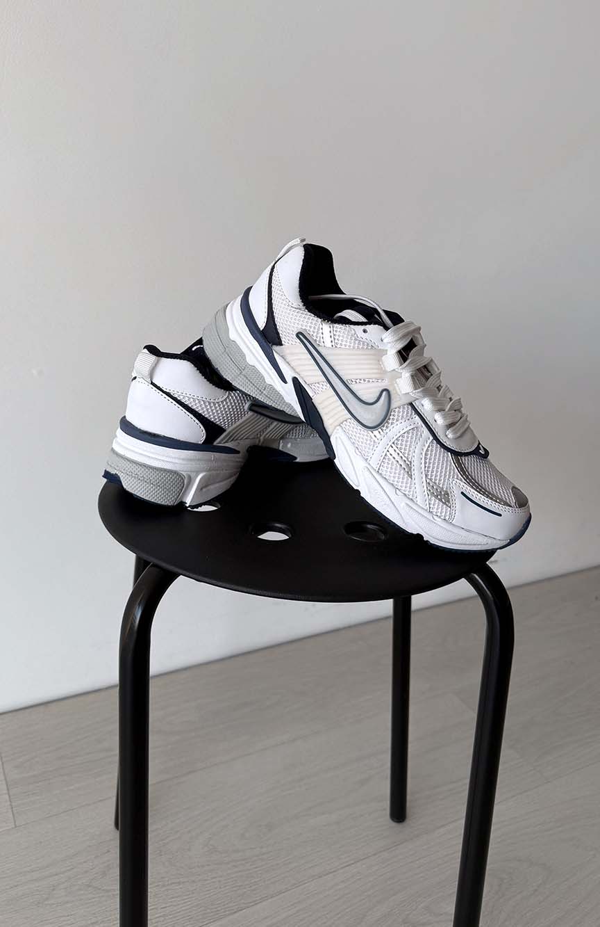 نایک v2k سفید سرمه ای جدید