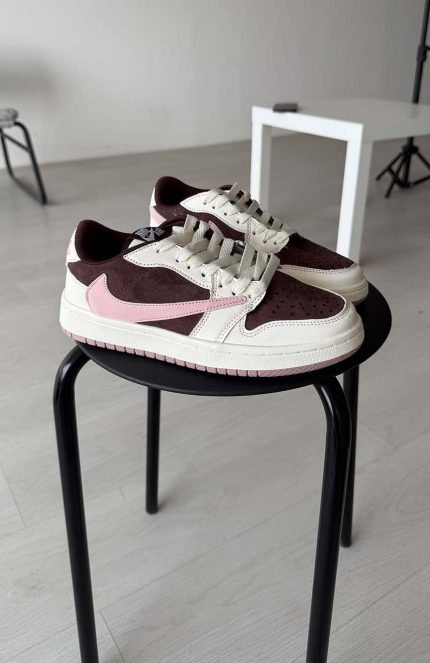 نایک ترویس قهوه ای صورتی جدید N